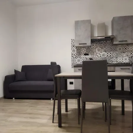 Con 1 E 2 Apartman *