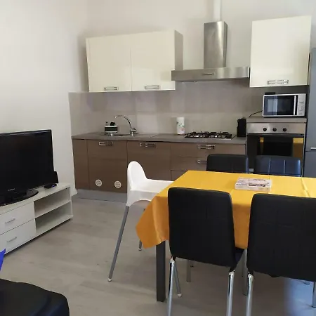 Appartamento Con 1 E 2 *